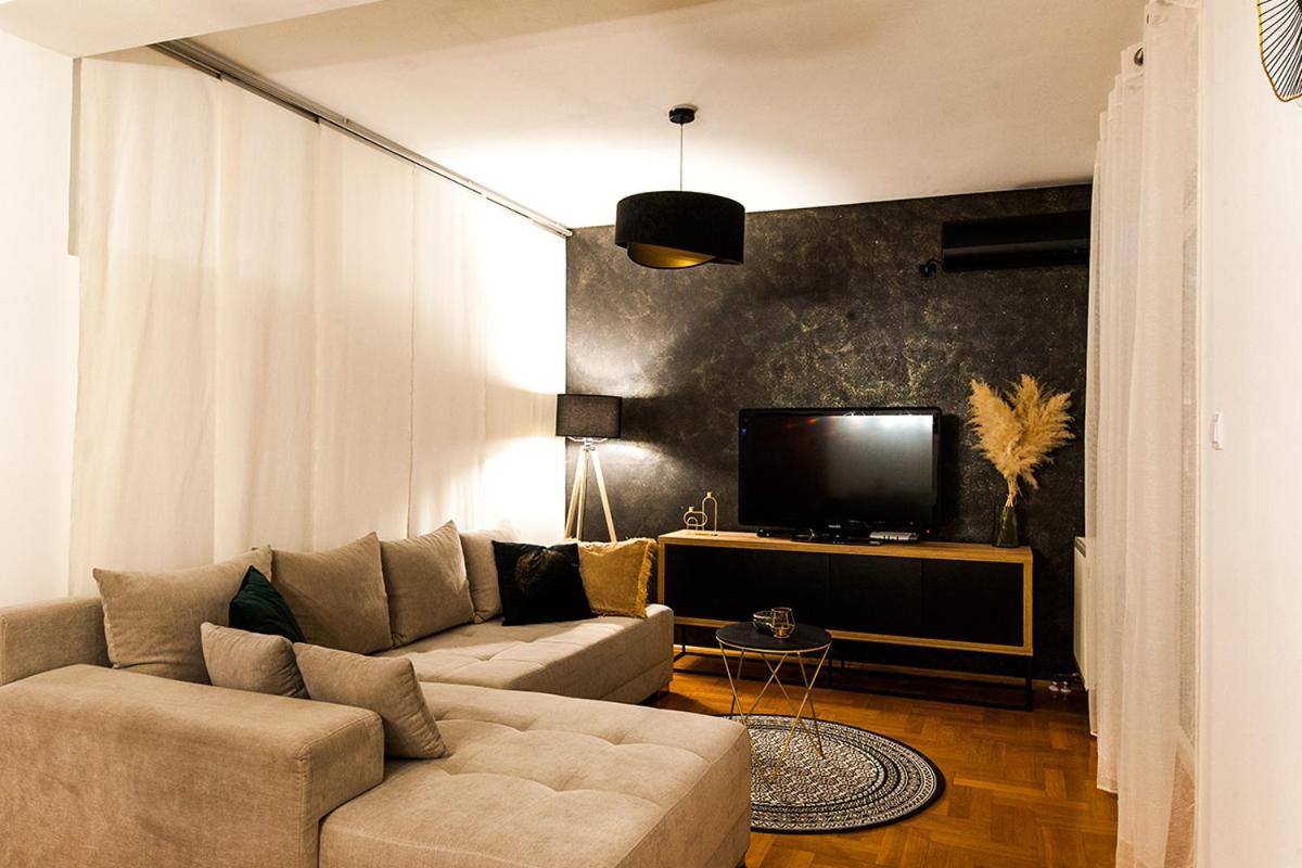 Arena Apartment โอซีเยก ภายนอก รูปภาพ