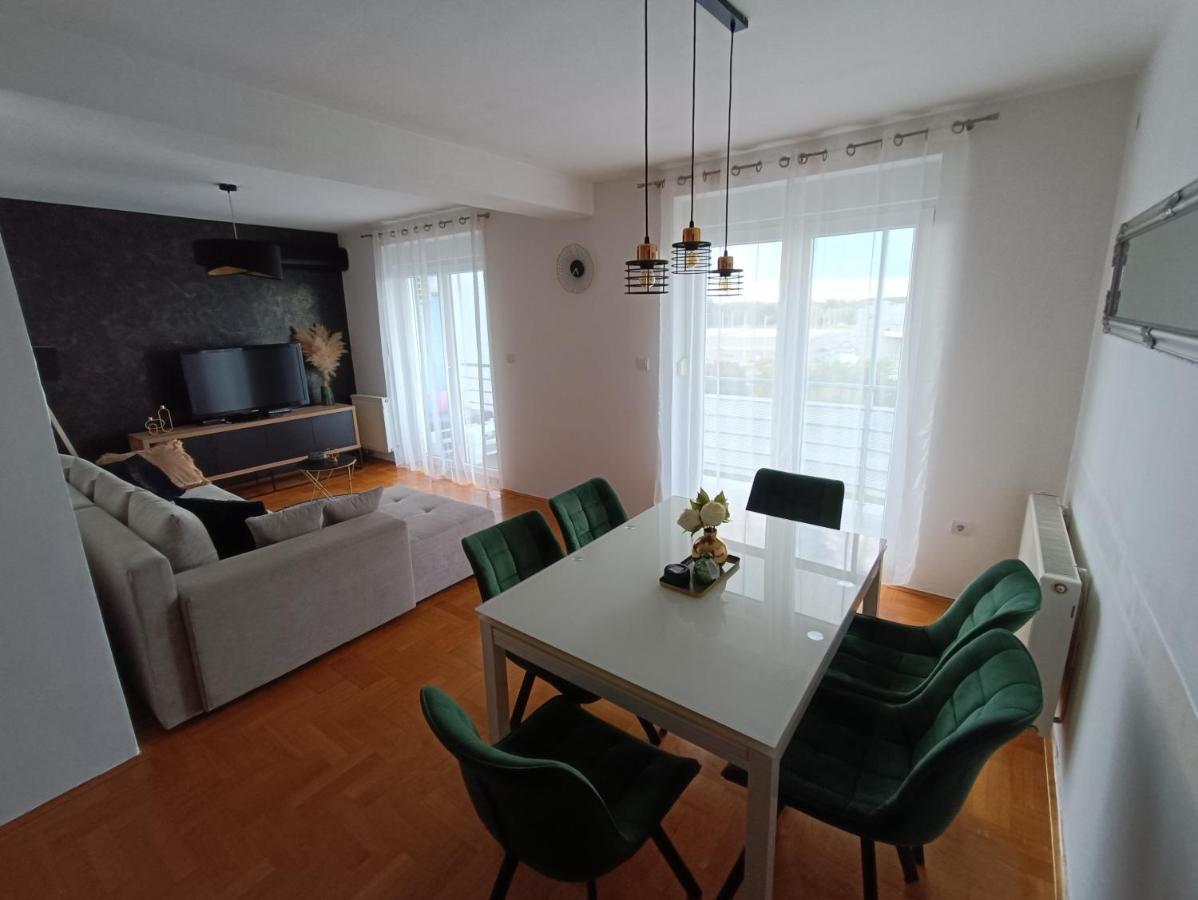 Arena Apartment โอซีเยก ภายนอก รูปภาพ